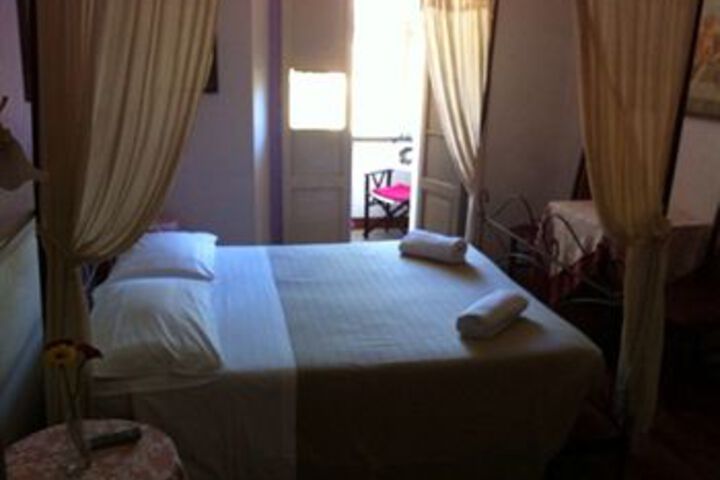 Room 11 of 25
