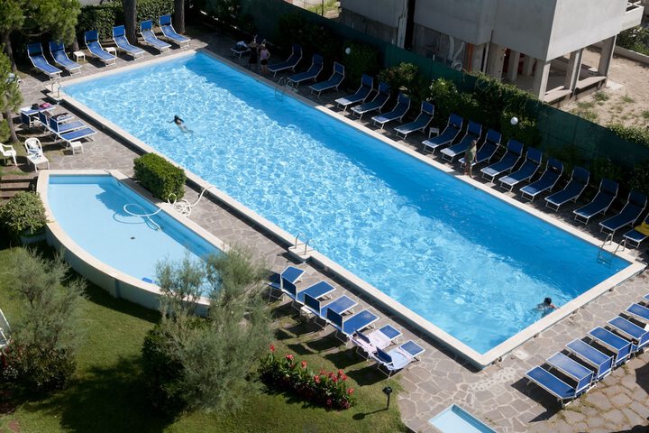 Pool Hotel