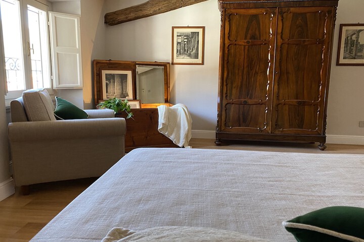 Room 4 of 116