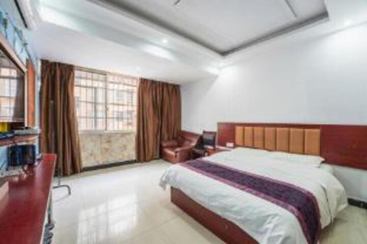 Room 6 of 7