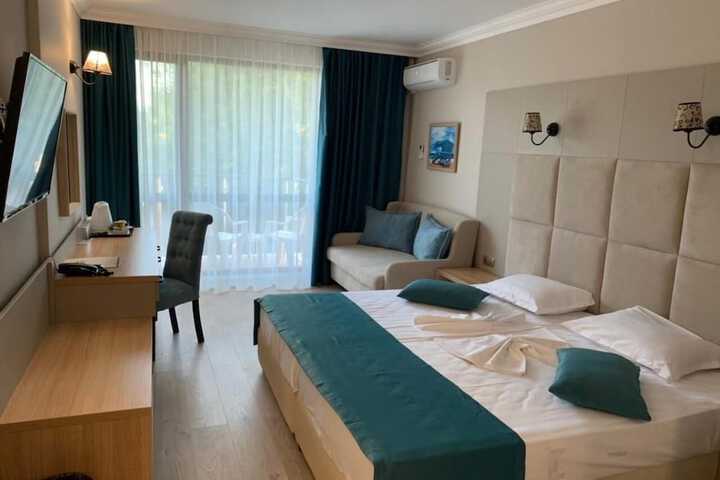 Room 8 of 51
