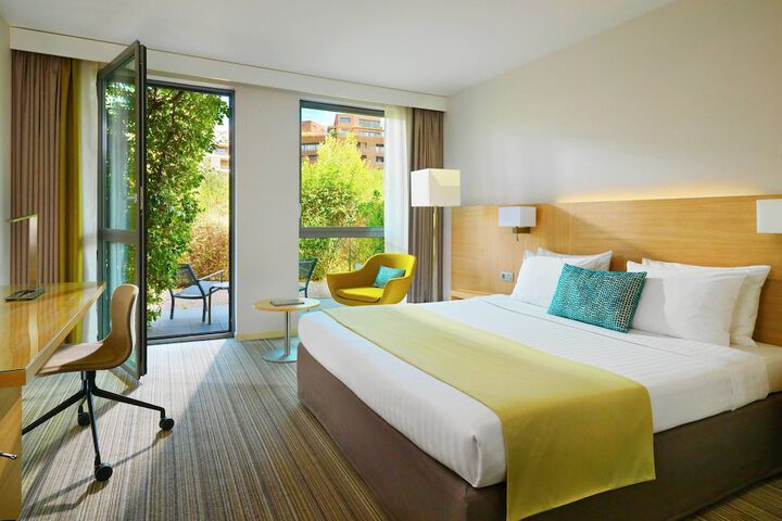 Room 10 of 49