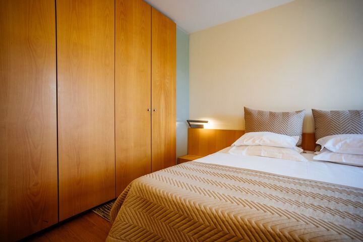 Room 17 of 75