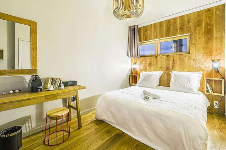 Room 8 of 48