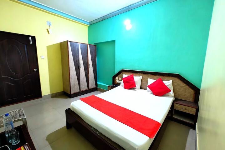 Room 2 of 2
