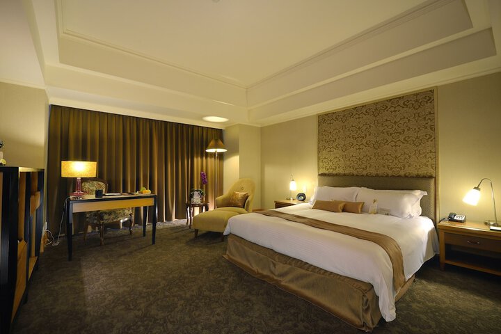 Room 28 of 44