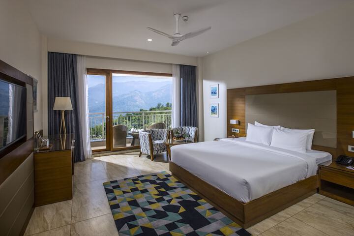 Room 3 of 82