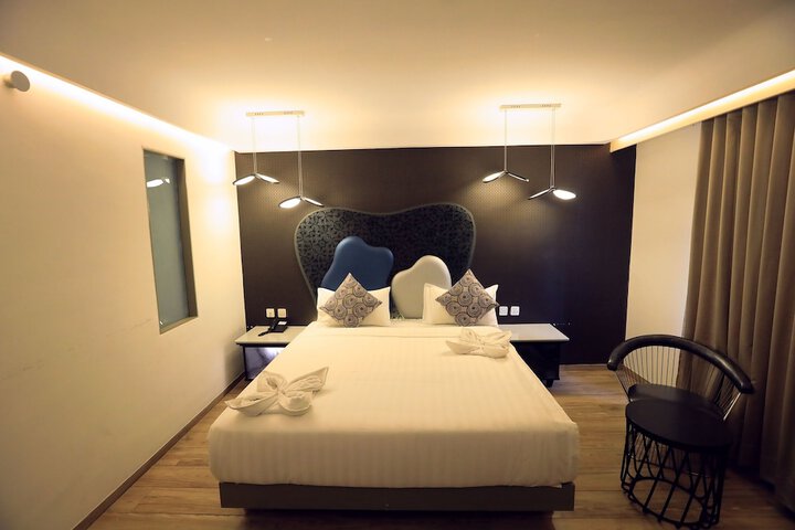 Room 13 of 50
