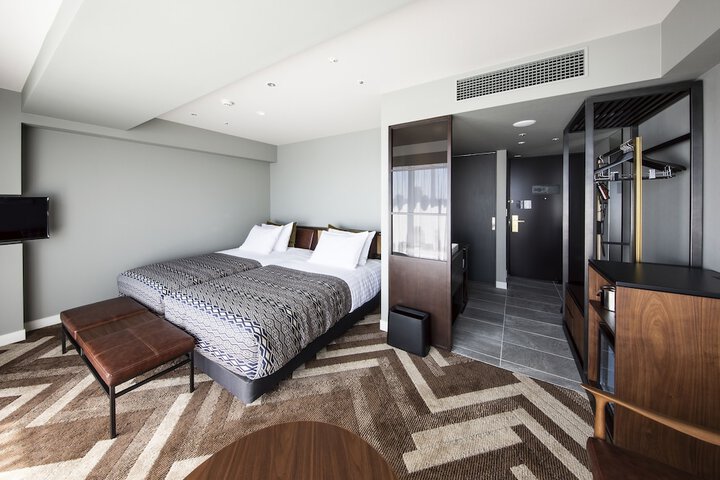 Room 12 of 64