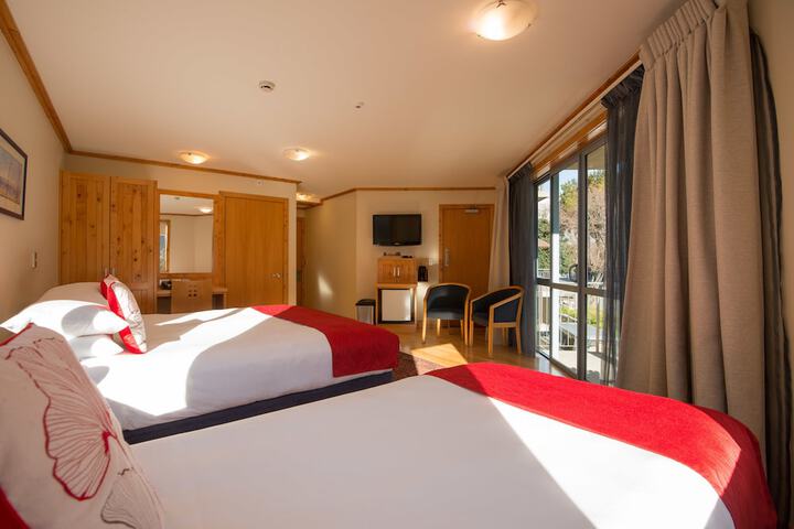 Room 3 of 58