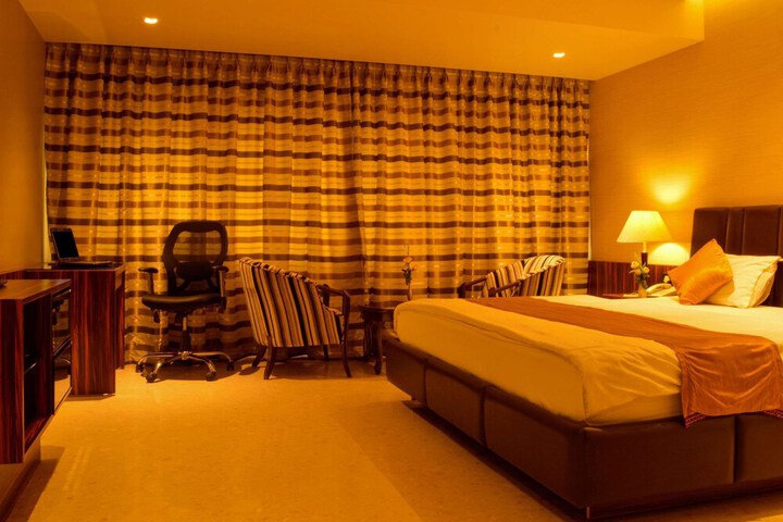 Room 11 of 29