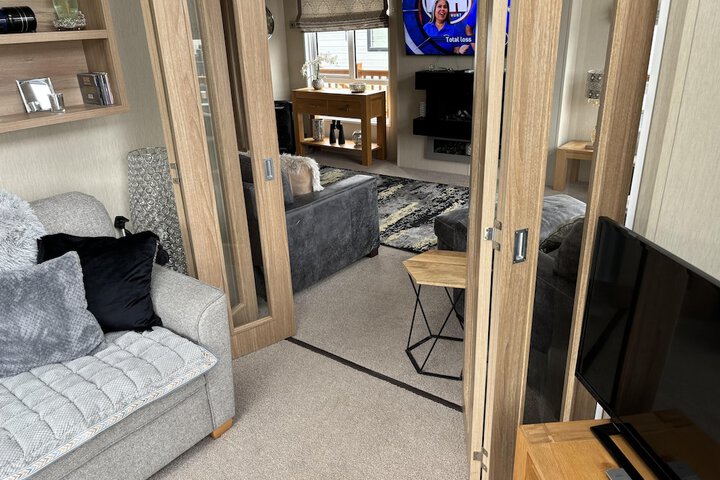 Room 8 of 19