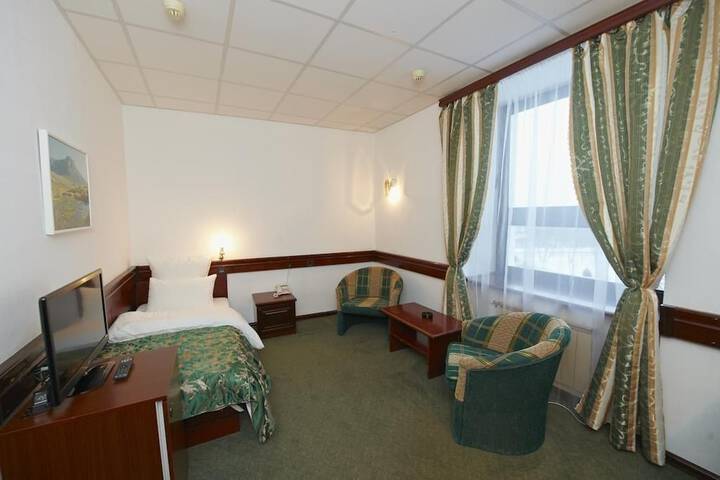 Room 15 of 86