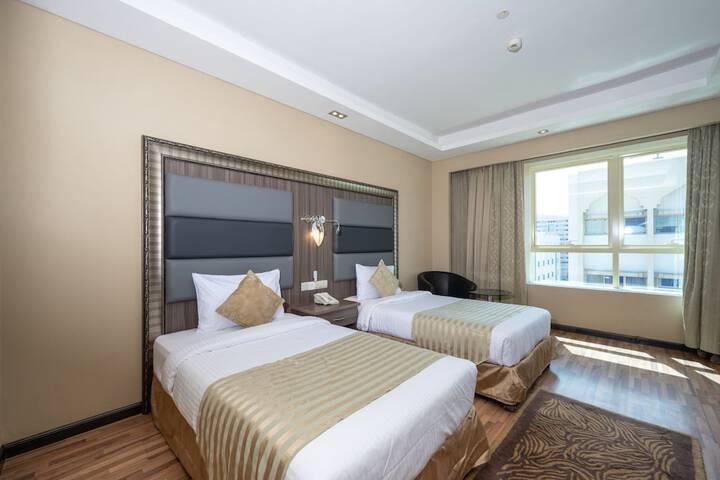 Room 5 of 16