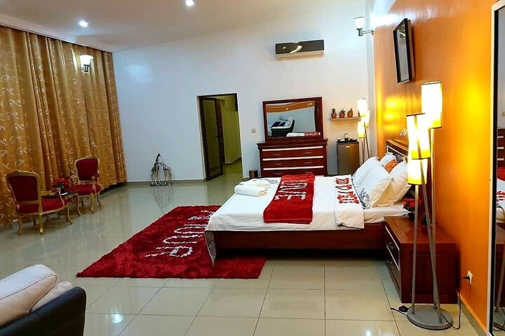 Room 11 of 29