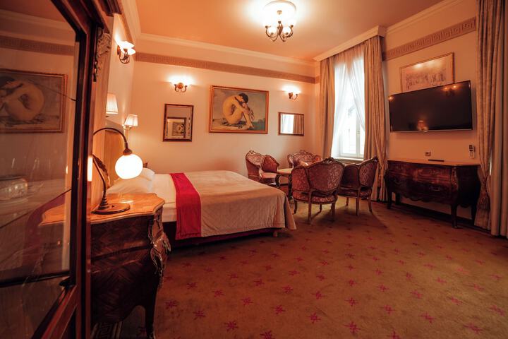 Room 13 of 52
