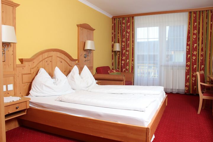 Room 2 of 38