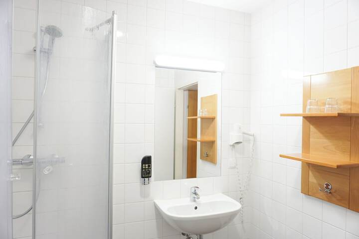 Room 32 of 52