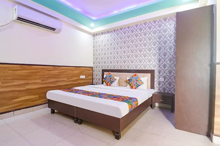 Room 12 of 29