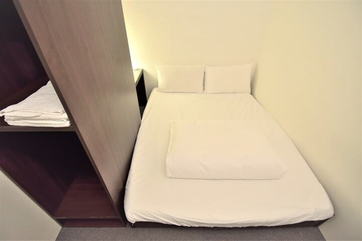 Room 13 of 44
