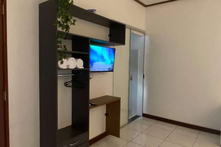 Room 5 of 28