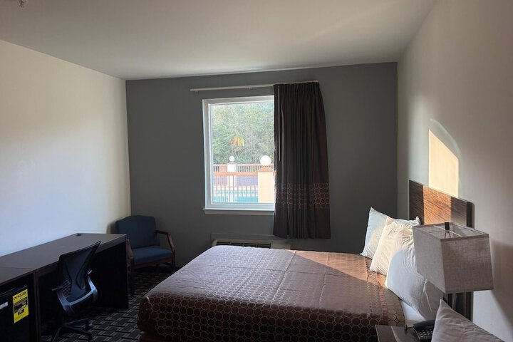 Room 27 of 39