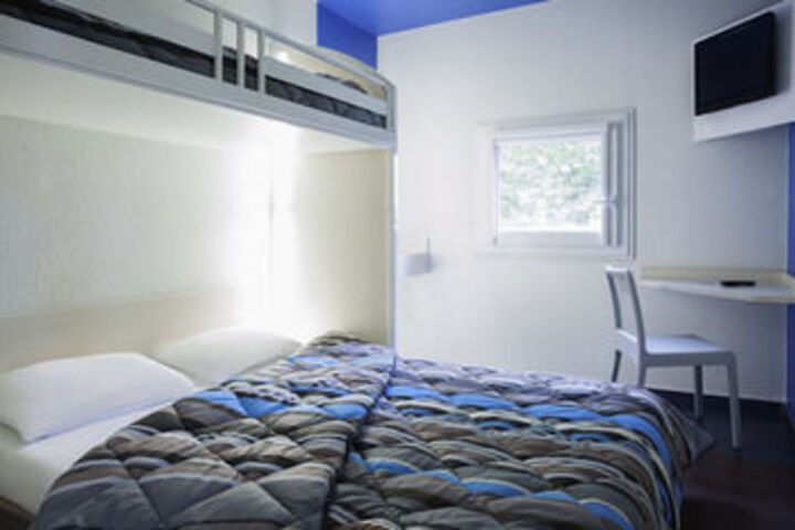 Room 17 of 32