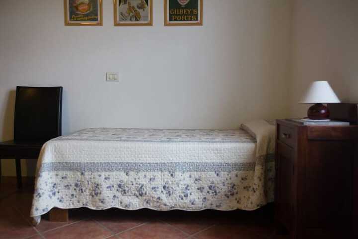 Room 10 of 30