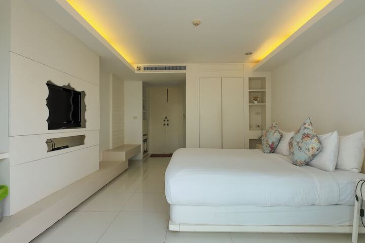 Room 13 of 51