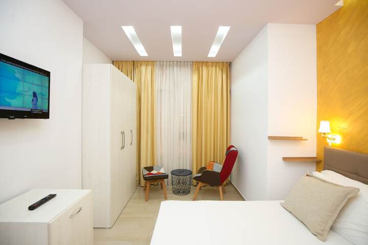 Room 11 of 51
