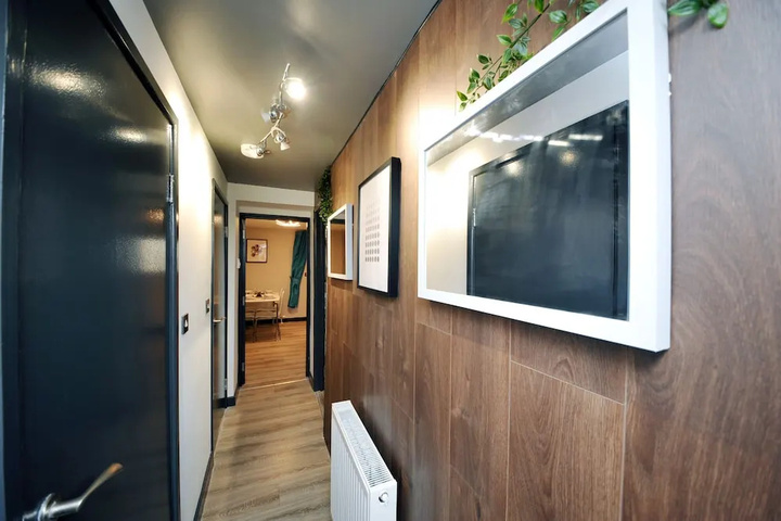 Room 2 of 16