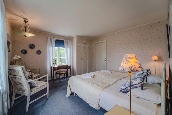 Room 34 of 148