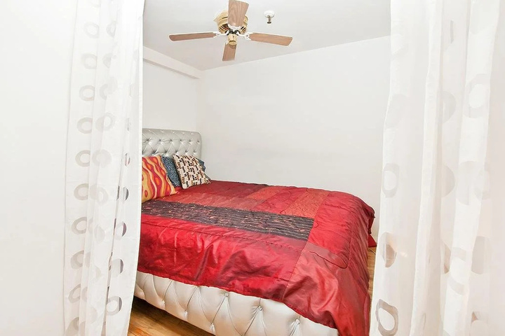 Room 2 of 17