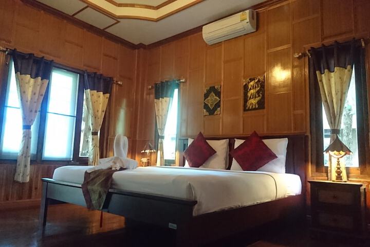 Room 25 of 137