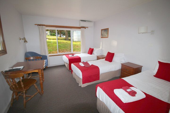 Room 5 of 32