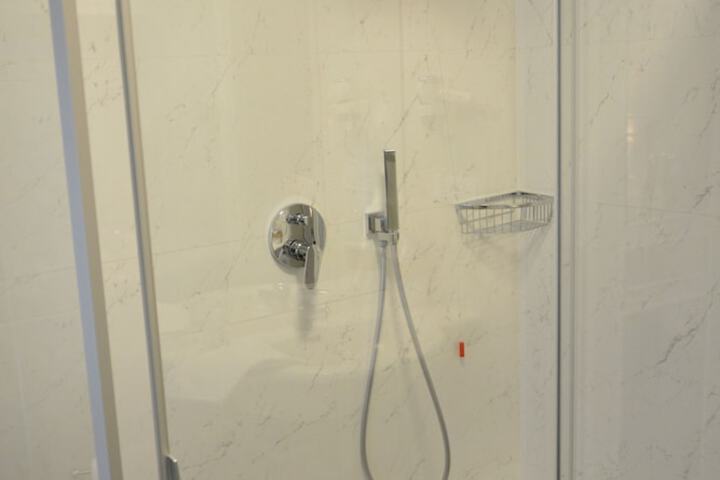 Room 63 of 112