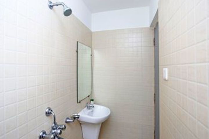 Room 4 of 26