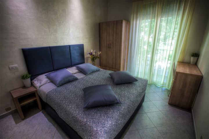 Room 2 of 22