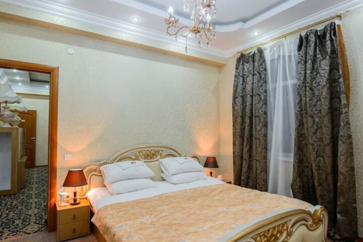 Room 9 of 23