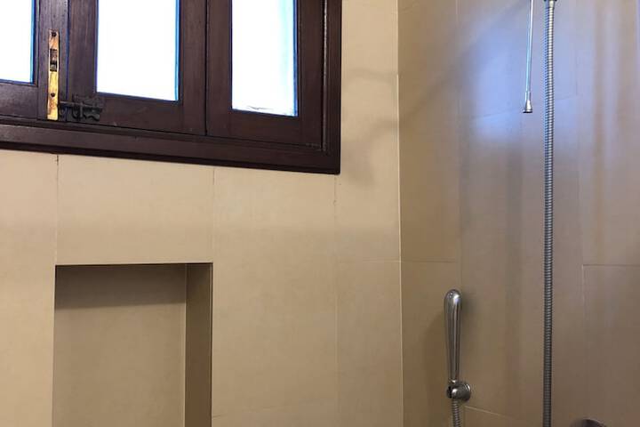 Room 136 of 170