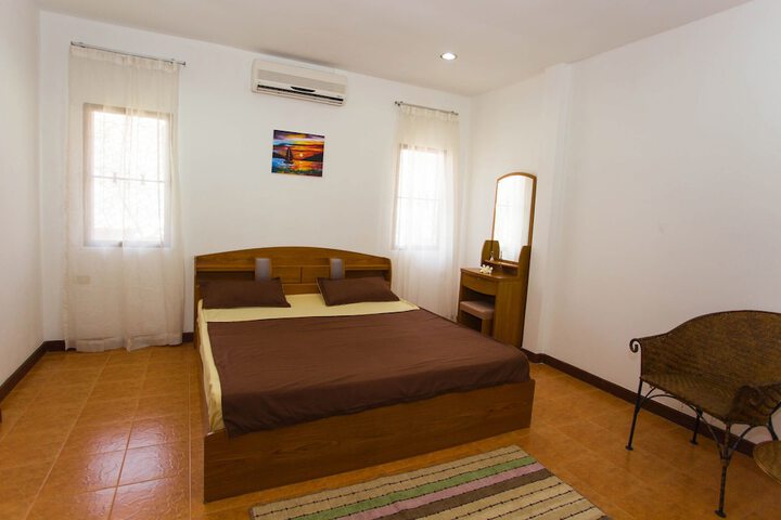 Room 1 of 16