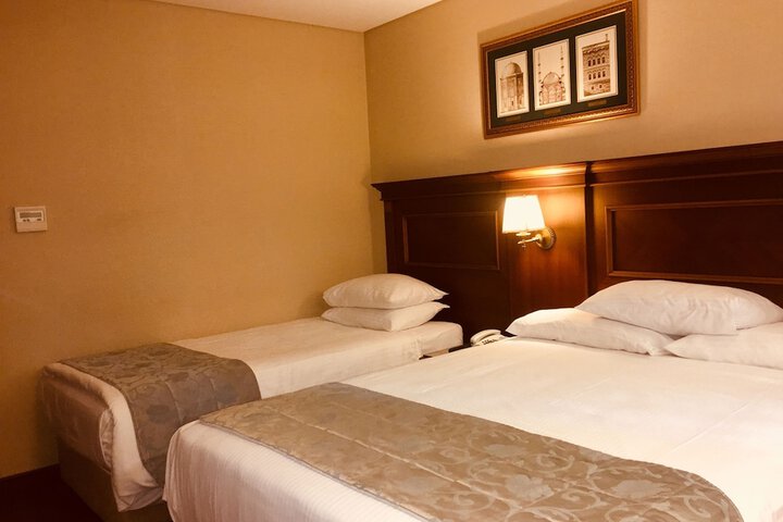 Room 8 of 72