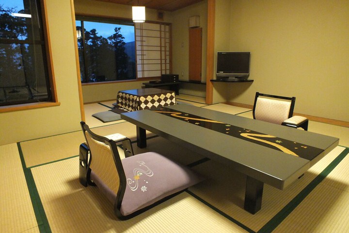 Room 11 of 45