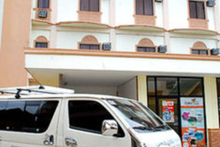Aquari Travelers Suites