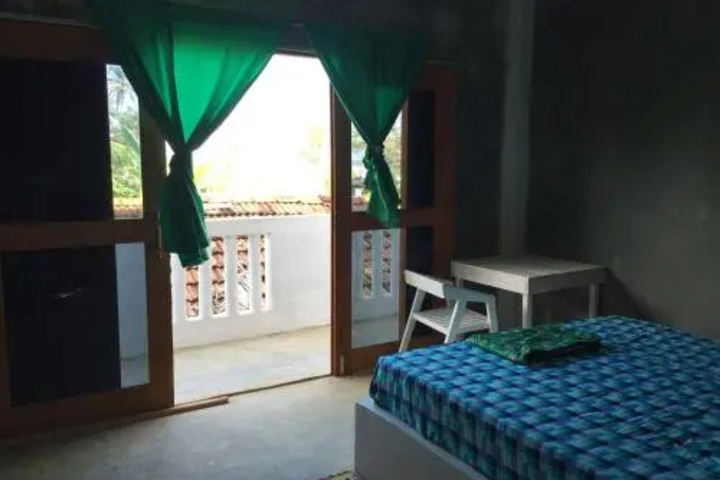Room 4 of 27