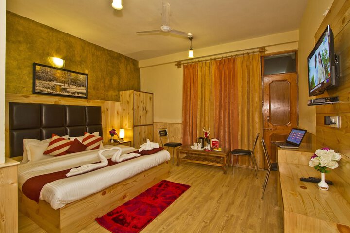 Room 4 of 11