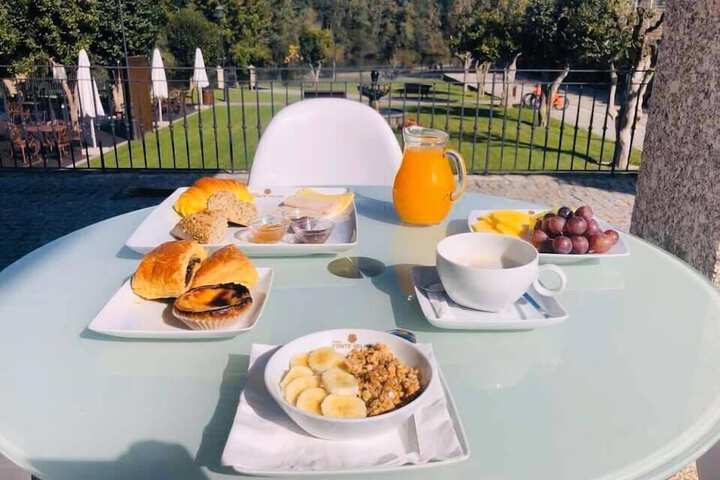 Breakfast/Coffee Service 22 of 33