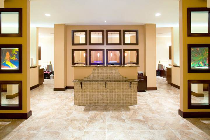 Hotel Interior 70 of 109