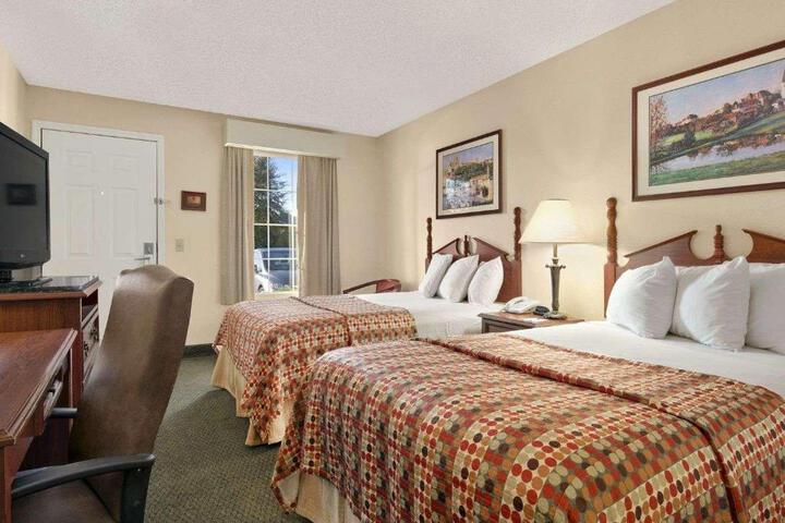 Standard Room, King or Two Doubles (1 of 10)