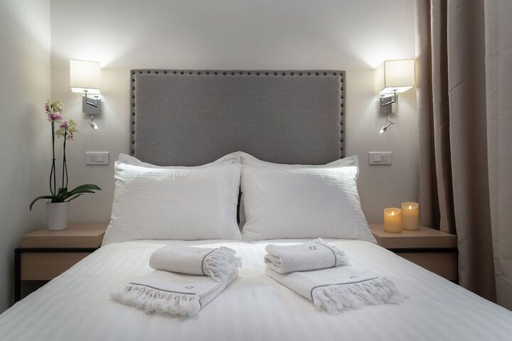 Room 4 of 49